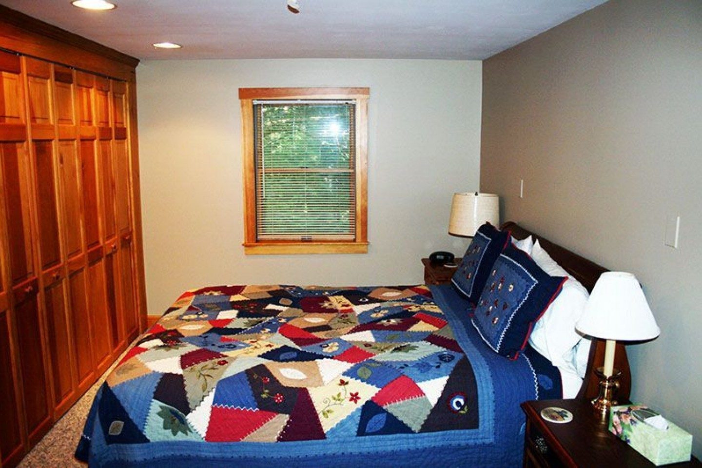 Haus Whittier - Bedroom with queen bed